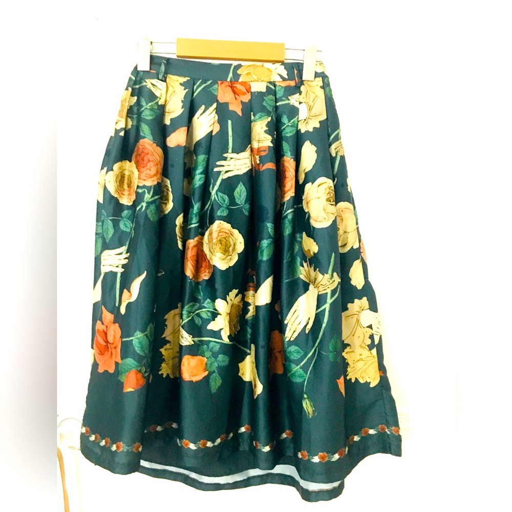 Simply retro silk skirt
